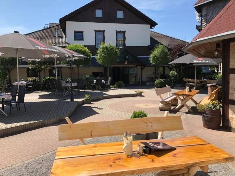 Toschis Station-Motel-Wirtshaus-An Der Autobahn-Bowling Zella-Mehlis Ngoại thất bức ảnh